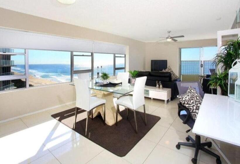 Superior 2-bedroom flat with sea view, Pacific Plaza Apartments