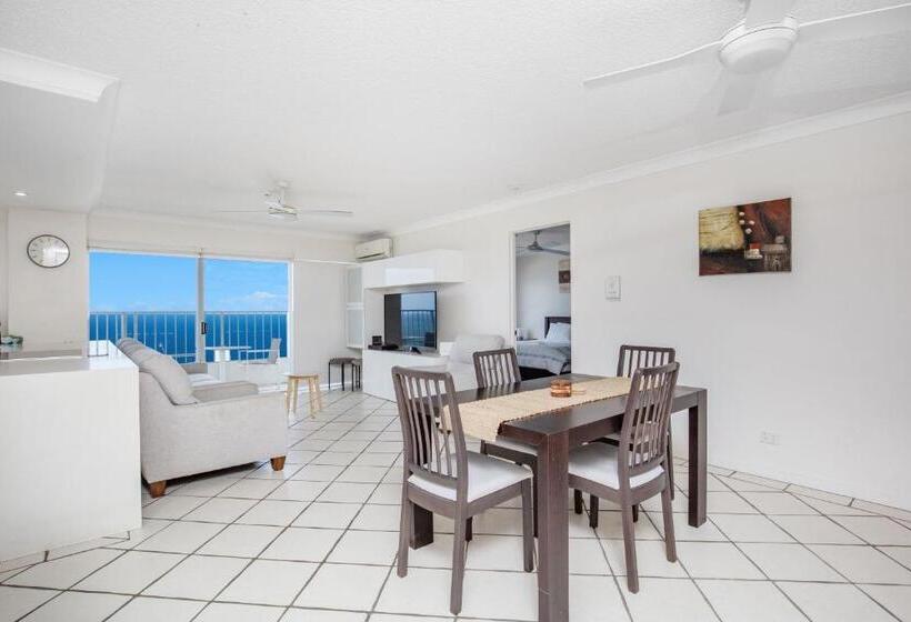 Superior 2-bedroom flat with sea view, Pacific Plaza Apartments