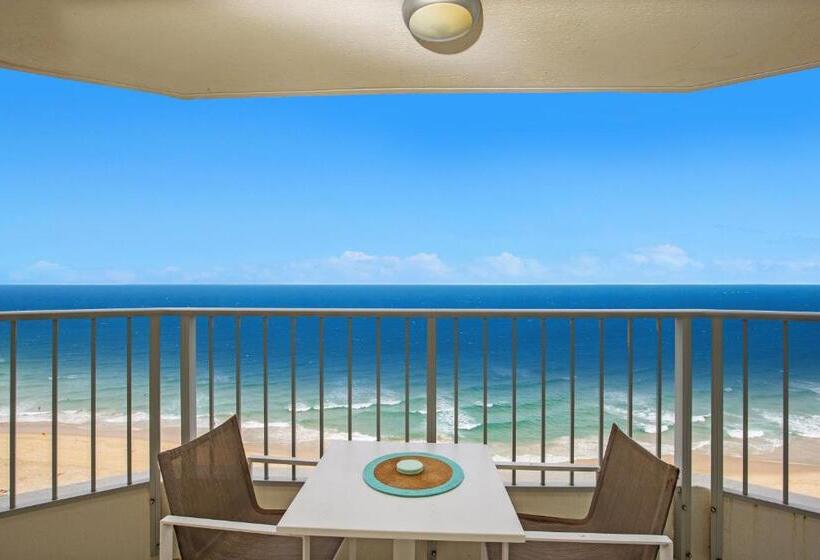 Superior 2-bedroom flat with sea view, Pacific Plaza Apartments