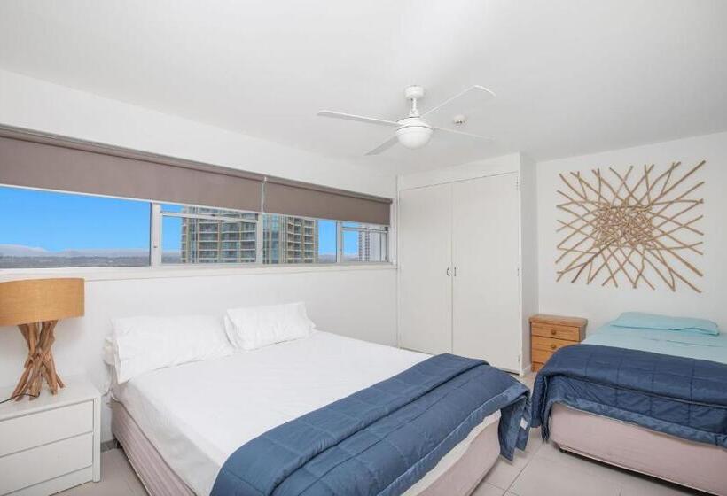 Superior 2-bedroom flat with sea view, Pacific Plaza Apartments