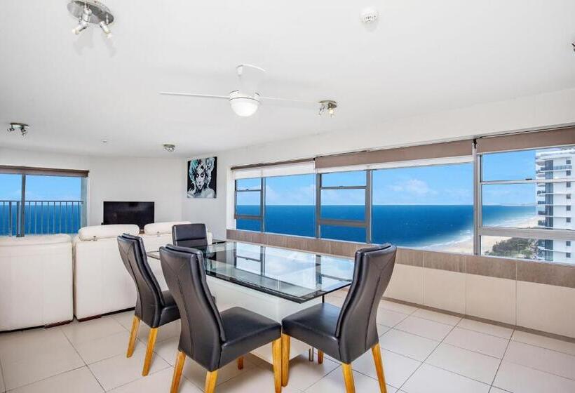 Superior 2-bedroom flat with sea view, Pacific Plaza Apartments
