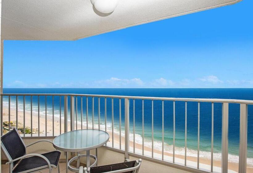 Superior 2-bedroom flat with sea view, Pacific Plaza Apartments