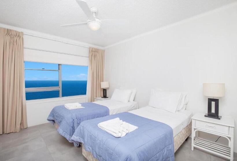 Superior 2-bedroom flat with sea view, Pacific Plaza Apartments