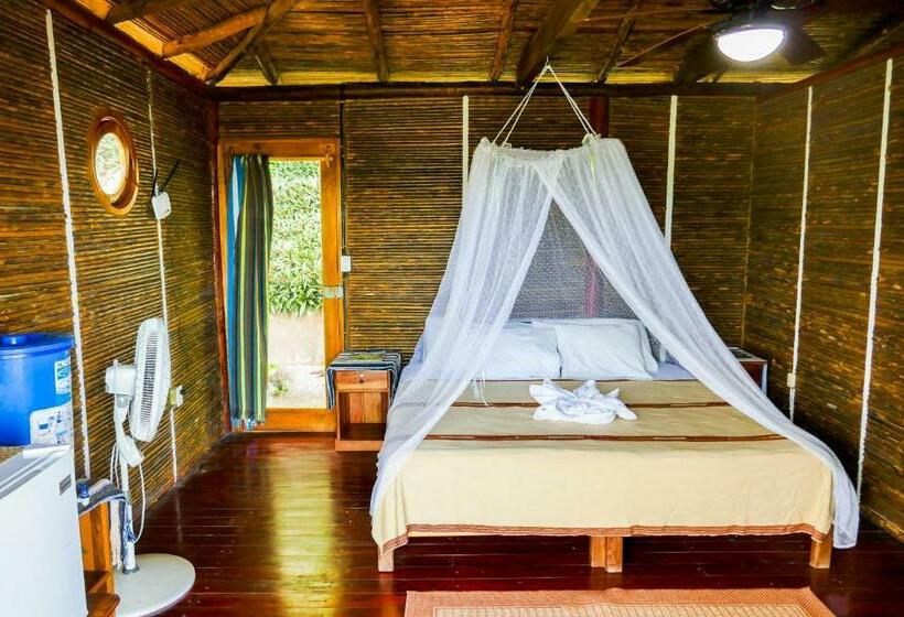 بانگلوی استاندارد با چشمانداز دریا, Casa Andalucia