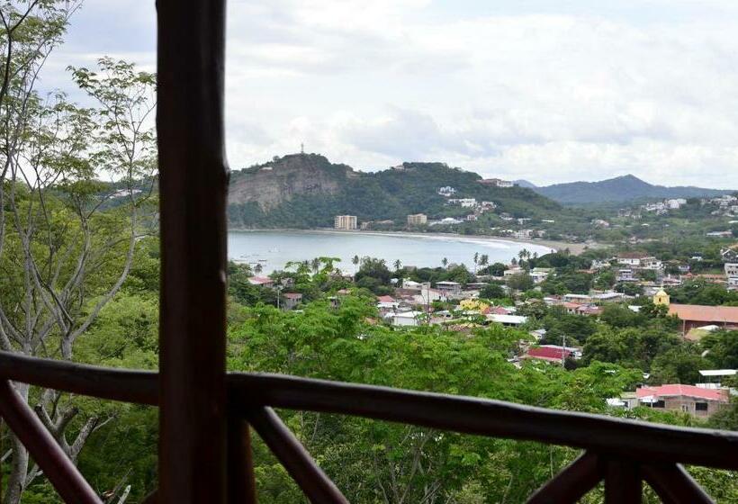 بانگلوی استاندارد با چشمانداز دریا, Casa Andalucia