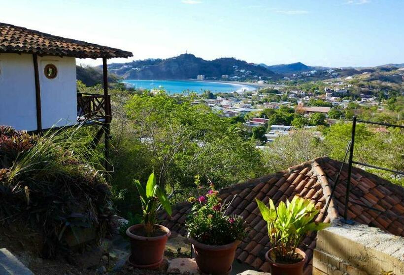 بانگلوی استاندارد با چشمانداز دریا, Casa Andalucia