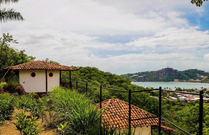 بانگلوی استاندارد با چشمانداز دریا, Casa Andalucia