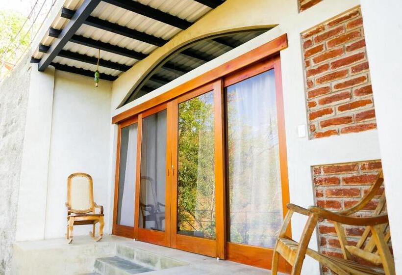 بانگلوی لوکس, Casa Andalucia