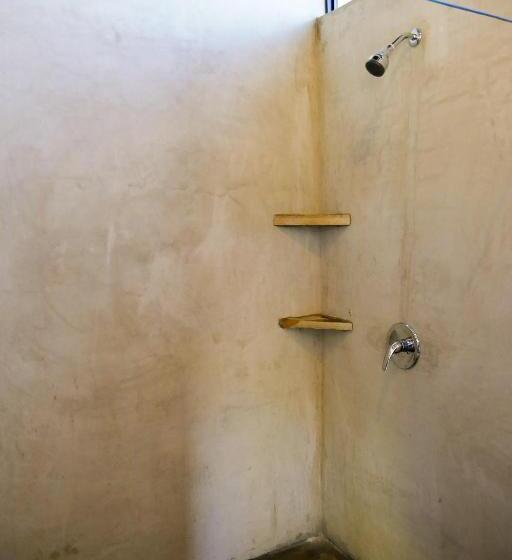 بانگلوی لوکس, Casa Andalucia