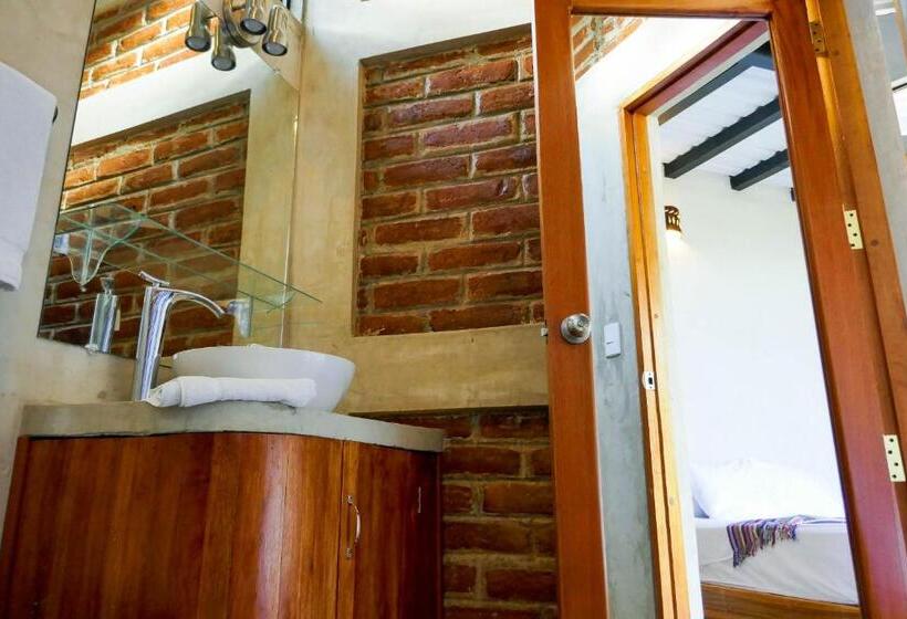 بانگلوی لوکس, Casa Andalucia