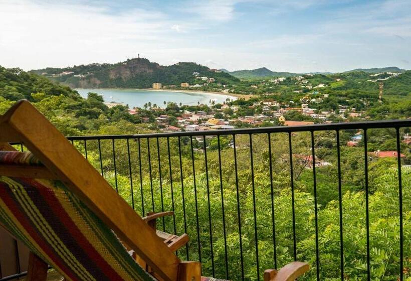 بانگلوی استاندارد با چشمانداز دریا, Casa Andalucia