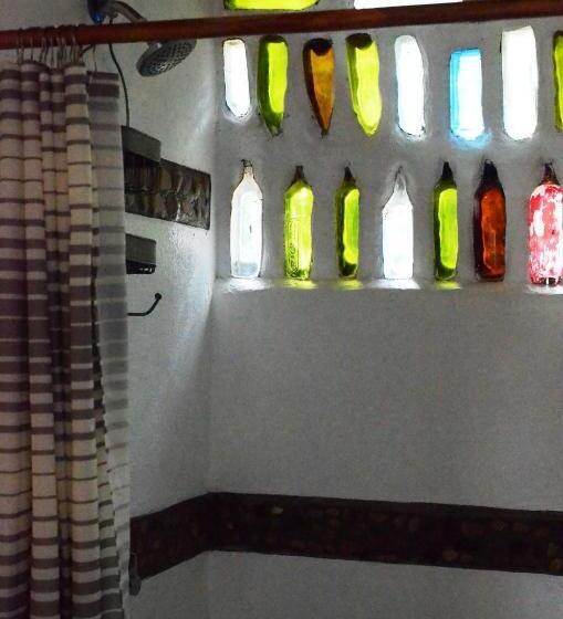 بانگلوی استاندارد با چشمانداز دریا, Casa Andalucia