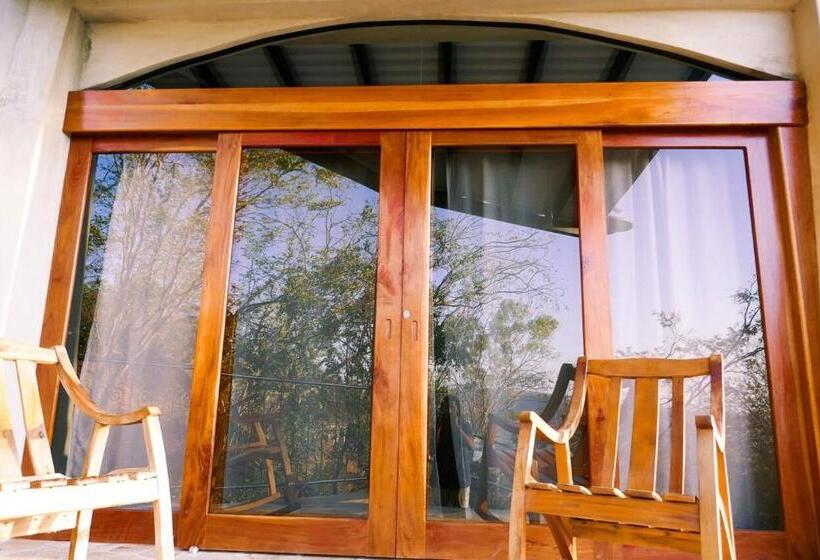 بانگلوی لوکس, Casa Andalucia