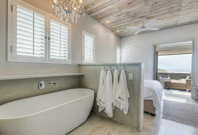 جناح, The House Quarters