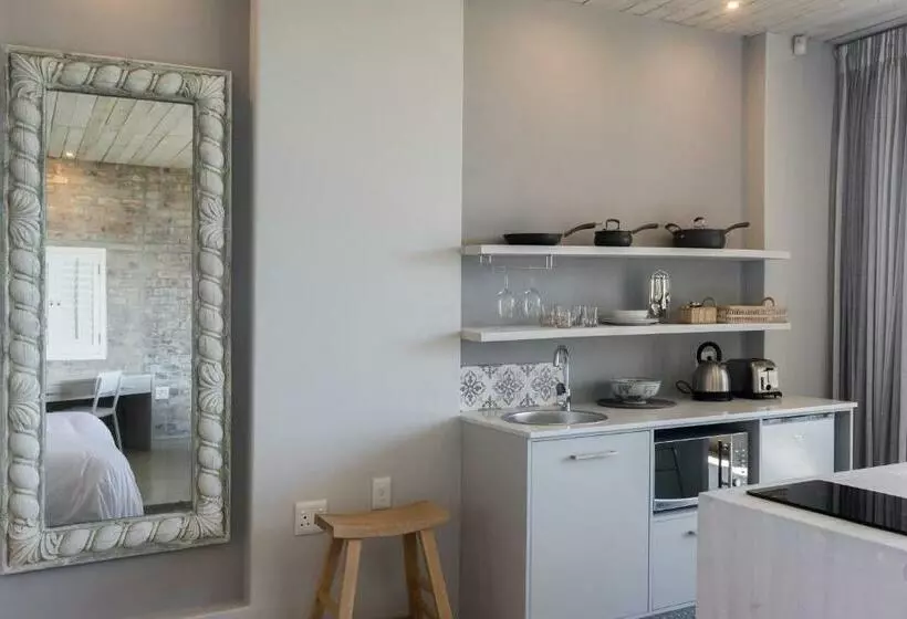 Sviitti, The House Quarters