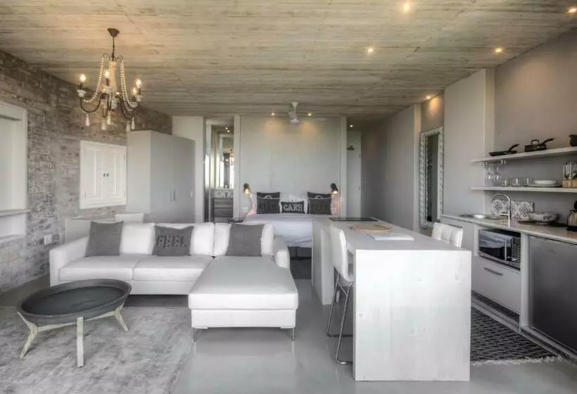 Sviitti, The House Quarters
