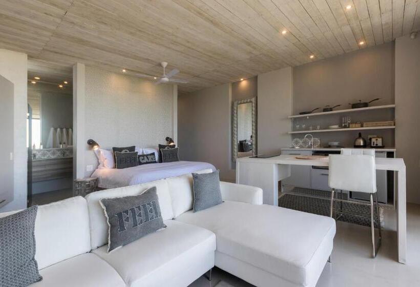 جناح, The House Quarters