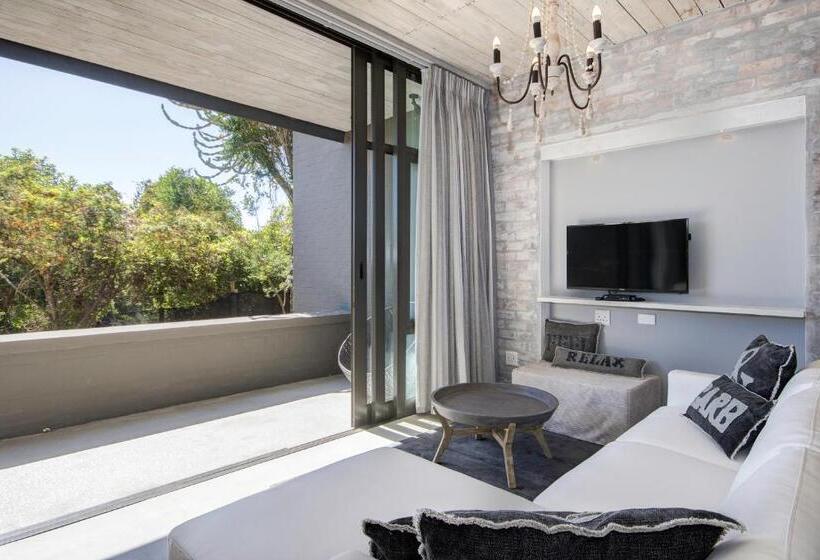 إستوديو قياسى, The House Quarters