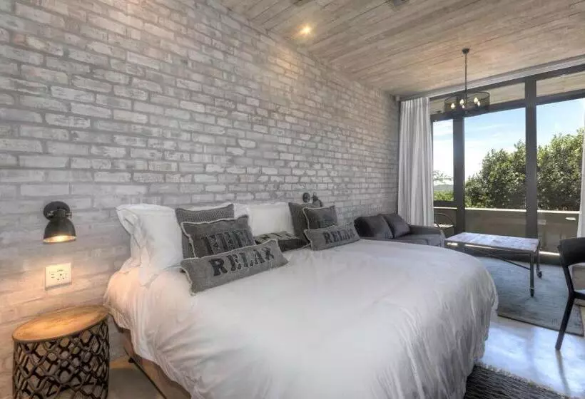 Standard-huone, The House Quarters