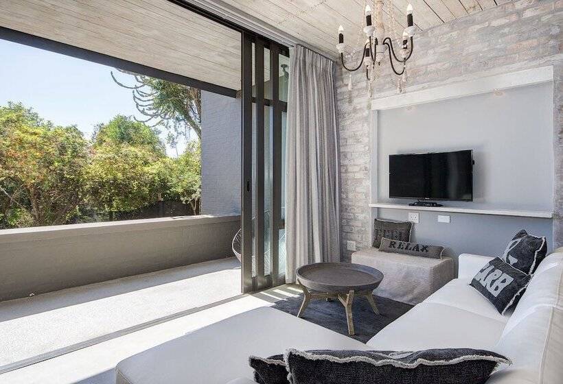 إستوديو قياسى, The House Quarters