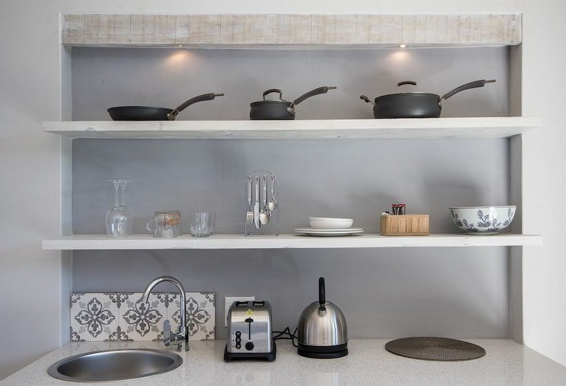 إستوديو قياسى, The House Quarters