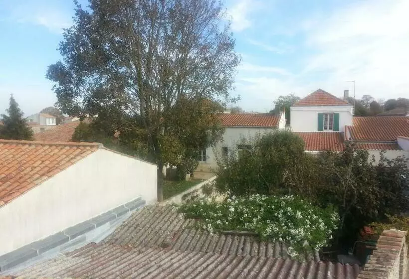 Chambre Standard Vue Piscine, B&b La Difference