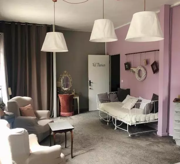 スイート, La Villa