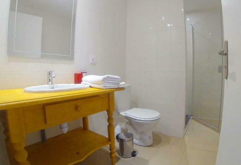 חדר קומפורט לשלושה, Parc Waechter