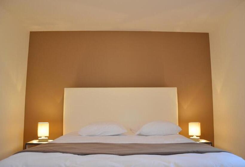 חדר קומפורט לשלושה, Parc Waechter