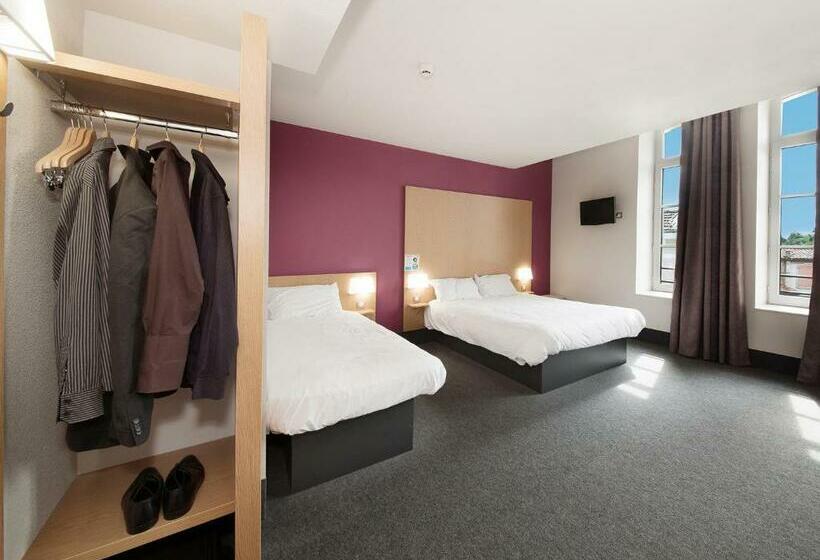 Номер Стандарт Трехместный, B&b Hotel Castres Centre Gambetta