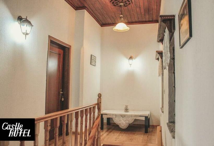 标准间带山景, Castle