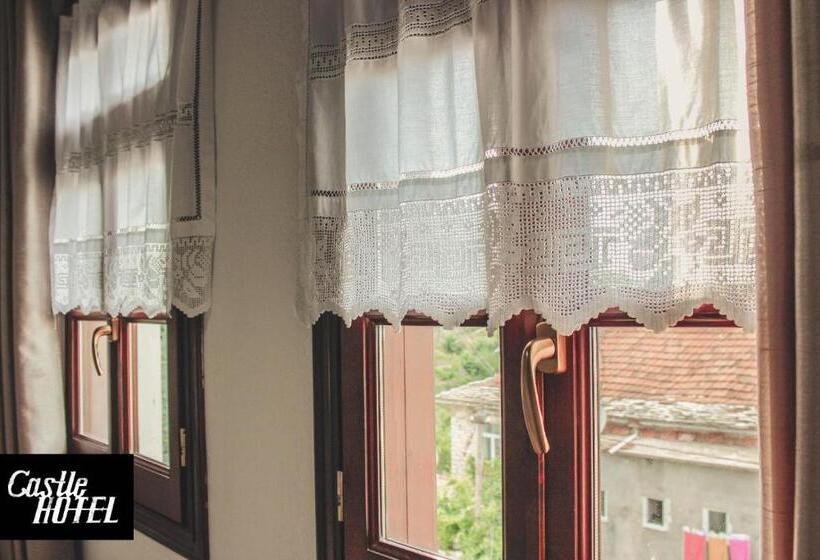 标准间带山景, Castle