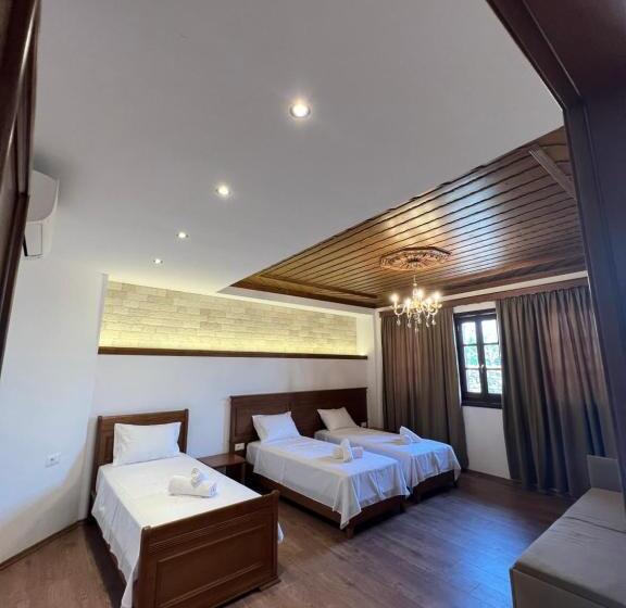 带城市景观的标准间, Castle