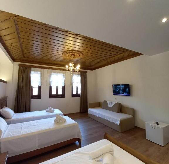 标准三人间, Castle