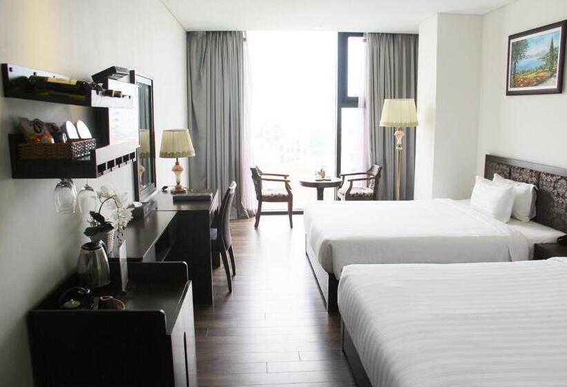 اتاق استاندارد چهار تخته با چشمانداز دریا, Danaciti