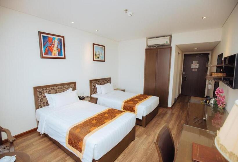 اتاق استاندارد چهار تخته با چشمانداز دریا, Danaciti