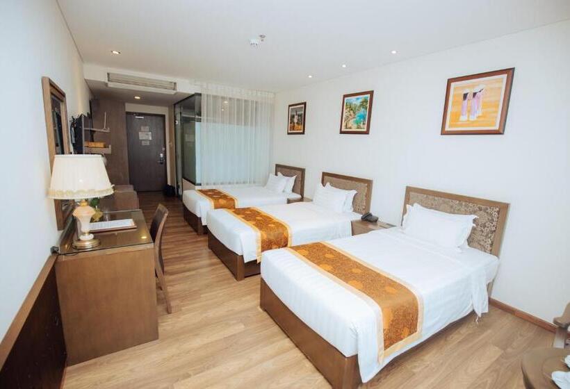 اتاق سه نفره دلوکس با چشمانداز دریا, Danaciti