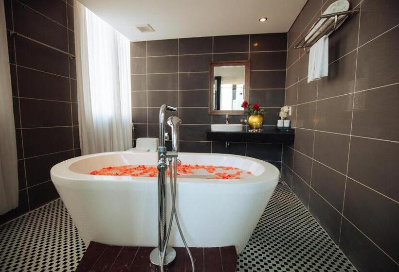 اتاق استاندارد با چشمانداز دریا, Danaciti