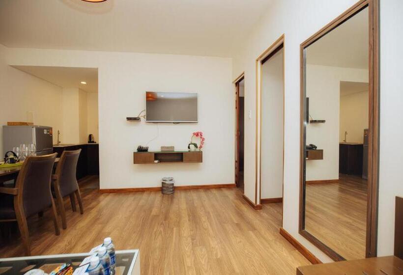 سوییت خانوادگی, Danaciti