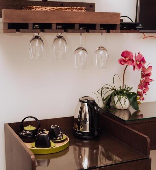 سوییت خانوادگی, Danaciti