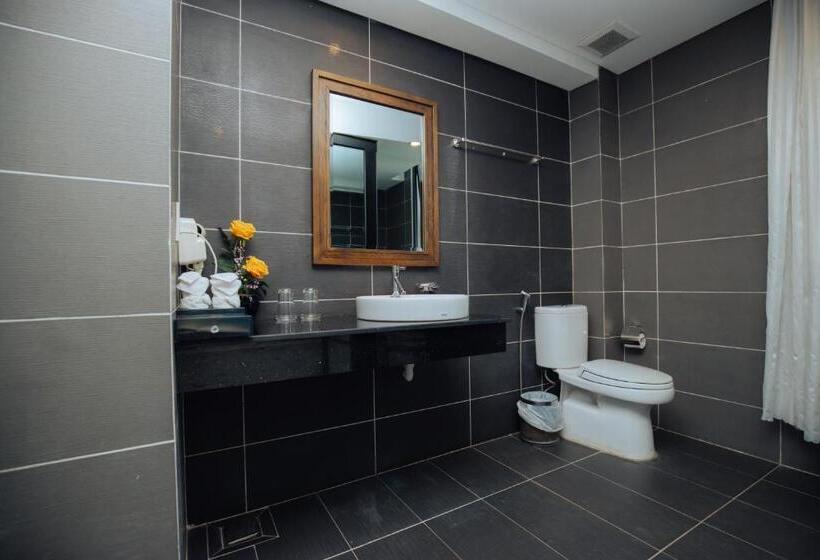 سوییت خانوادگی, Danaciti