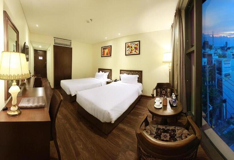 اتاق سوپریور, Danaciti