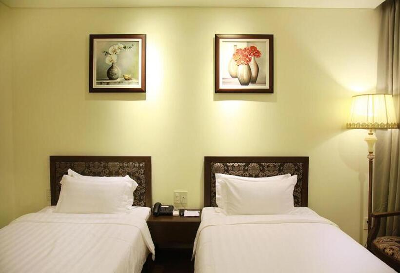 اتاق سوپریور, Danaciti