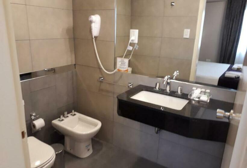 Номер Deluxe, Fábrica