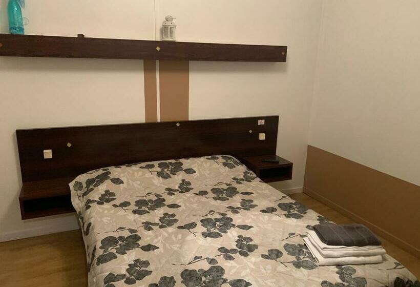 Номер Economy с общей ванной комнатой, Hôtel Le Cosy