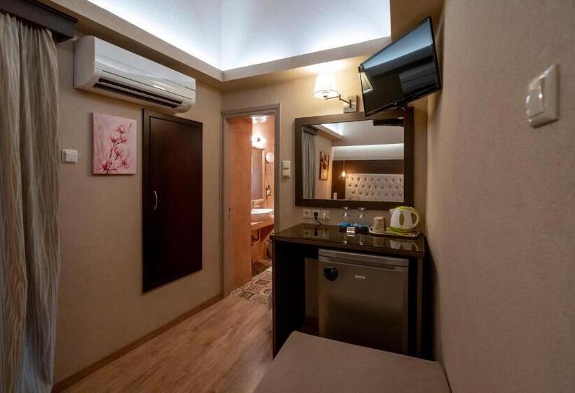 غرفة قياسية مزوَّدة بشُرفة, Meteora