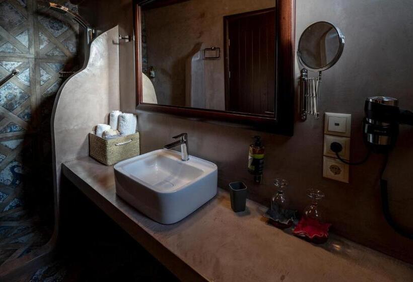 غرفة قياسية مزوَّدة بشُرفة, Meteora