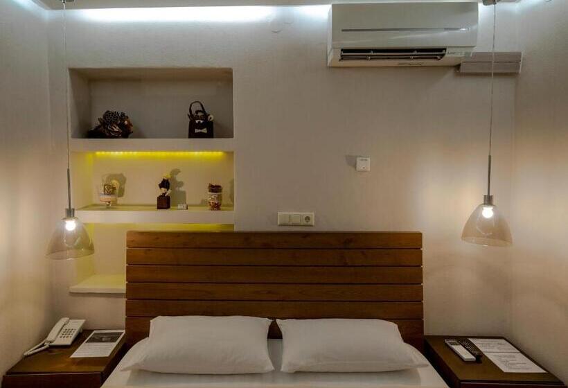 غرفة قياسية مزوَّدة بشُرفة, Meteora