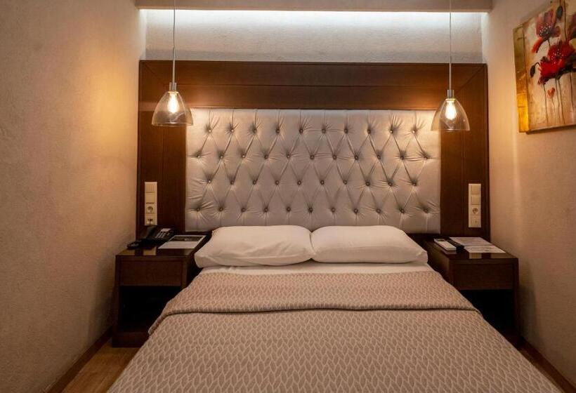 غرفة قياسية مزوَّدة بشُرفة, Meteora