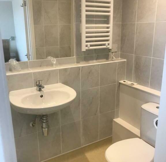 スタンダードシングルルーム, Monarch